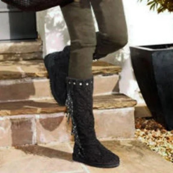 Jimmy Choo for Ugg Siobhan Knit Fringe Boots size 7 - Picture 3 of 4